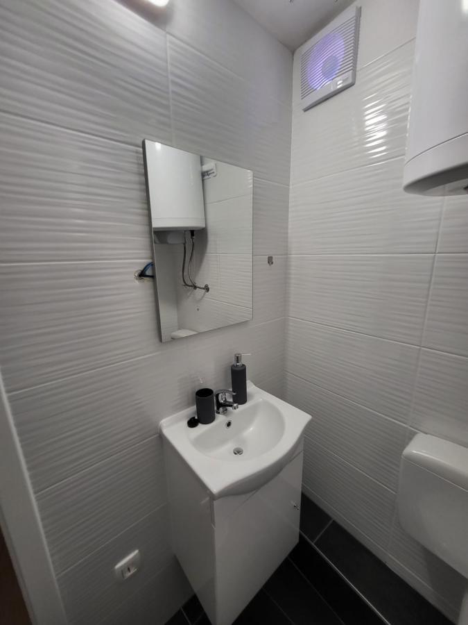 Ferienwohnung Apartma Jelena Koper Exterior foto